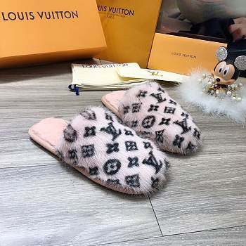 Forubags LV Light Pink Fur Slippers