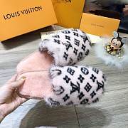 Forubags LV Light Pink Fur Slippers - 3