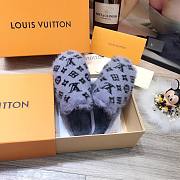 Forubags LV Grey Fur Slippers - 6