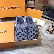 Forubags LV Grey Fur Slippers - 5