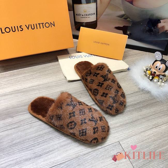 Forubags LV Brown Fur Slippers - 1