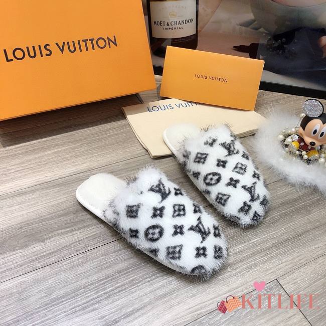 Forubags LV White Fur Slippers - 1