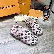 Forubags LV Pink Fur Slipper Shoes - 1