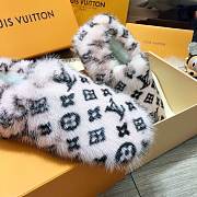 Forubags LV Pink Fur Slipper Shoes - 5