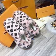 Forubags LV Pink Fur Slipper Shoes - 3