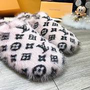 Forubags LV Pink Fur Slipper Shoes - 2