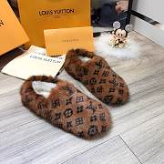 Forubags LV Brown Fur Slipper Shoes - 1