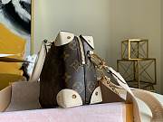 LV PETITE MALLE SOUPLE BEIGE - 4