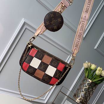 LOUIS VUITTON MULTI POCHETTE ACCESSOIRES 01