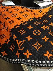 Forubags-52 Louis Vuitton shawl P1128020 - 6