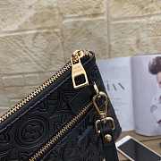 LV POUCH 28X19X3CM - 3
