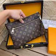 LV POUCH MONOGRAM CANVAS 28X19X3CM - 4