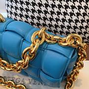 Forubags Bottega Veneta With The Chain Cassette In Blue - 4