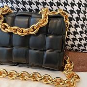 Forubags Bottega Veneta With The Chain Cassette In Black - 6