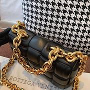 Forubags Bottega Veneta With The Chain Cassette In Black - 5