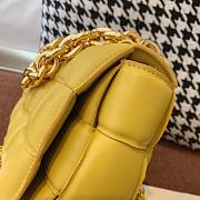 Forubags Bottega Veneta With The Chain Cassette In Yellow - 2