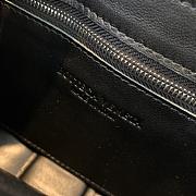 Forubags Bottega Veneta With The Silver Chain Cassette In Black - 5