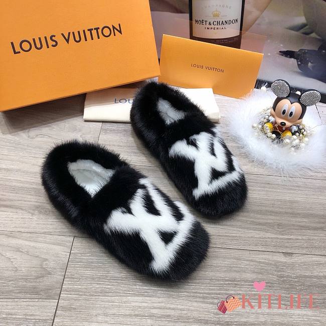 Forubags LV Fur Slippers In Black - 1