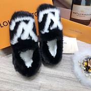 Forubags LV Fur Slippers In Black - 6