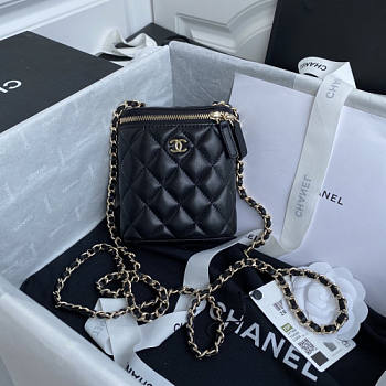 CHANEL VANITY CASE BlACK