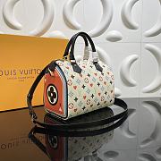 Forubags Louis Vuitton Game On Speedy Bandoulière 25 White Monogram - M57466  – 25 x 19 x 15 cm - 3