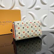Forubags Louis Vuitton Game On Speedy Bandoulière 25 White Monogram - M57466  – 25 x 19 x 15 cm - 6