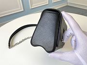 Forubags Louis Vuitton Twist Mm Epi Grained Leather Black Mini  - M56117  – 15.5 x 12.5 x 7 cm - 3