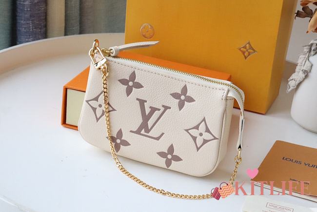 Forubags Louis Vuitton LV Mini Pochette Accessoires Monogram White Leather -M80501 - 15.5x10.5x4 cm - 1