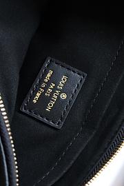 Forubags Louis Vuitton Multi Pochette Accessoires Black – M58520 – 24x13.5x4 cm - 2