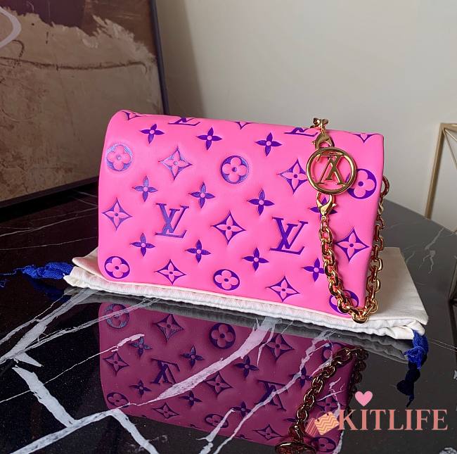Forubags Louis Vuitton Pochette Coussin Pink/Purple – M80745 – 20x14x8 cm - 1