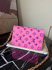 Forubags Louis Vuitton Pochette Coussin Pink/Purple – M80745 – 20x14x8 cm - 3