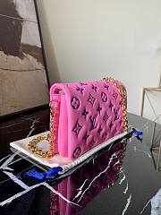 Forubags Louis Vuitton Pochette Coussin Pink/Purple – M80745 – 20x14x8 cm - 6