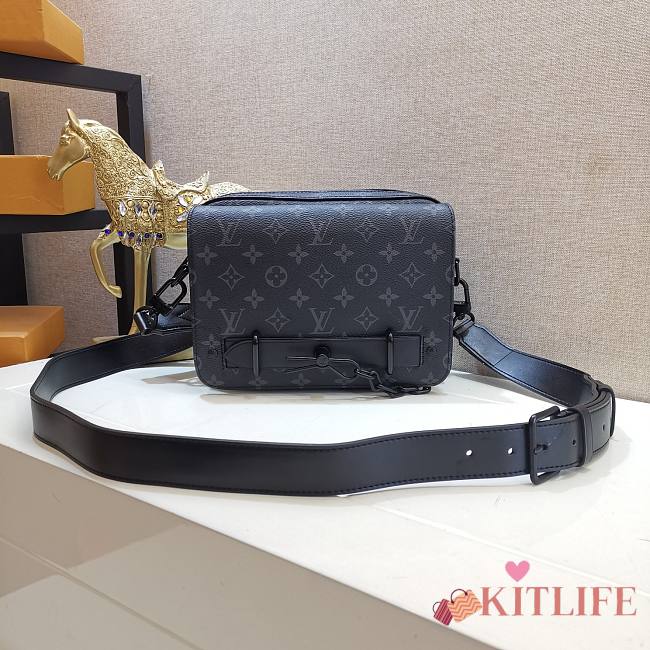 Forubags Louis Vuitton STEAMER MESSENGER Monogram Eclipse Canvas – M45585  – 23.5 x 17 x 6 cm - 1