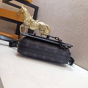 Forubags Louis Vuitton STEAMER MESSENGER Monogram Eclipse Canvas – M45585  – 23.5 x 17 x 6 cm - 5