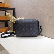 Forubags Louis Vuitton STEAMER MESSENGER Monogram Eclipse Canvas – M45585  – 23.5 x 17 x 6 cm - 6