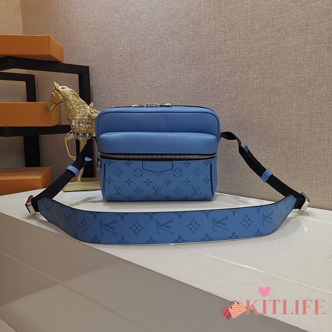 Forubags Louis Vuitton Outdoor Messenger Denim – M30749  – 29.5 x 20 x 10.5 cm - 1