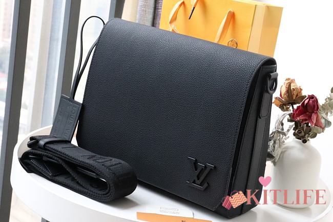 Forubags Louis Vuitton Messenger Black – M57080  – 30.5x24x10 cm - 1