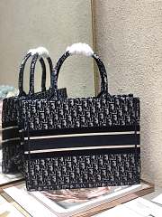 Christian Dior Book Tote Blue Oblique Embroidery - M1296Z - 36cm - 4
