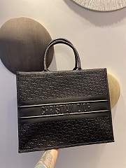 Forubags Christian Dior| Book Tote Black Dior Oblique Embossed Calfskin - M1286Z  - 41.5 x 32 x 5 - 3