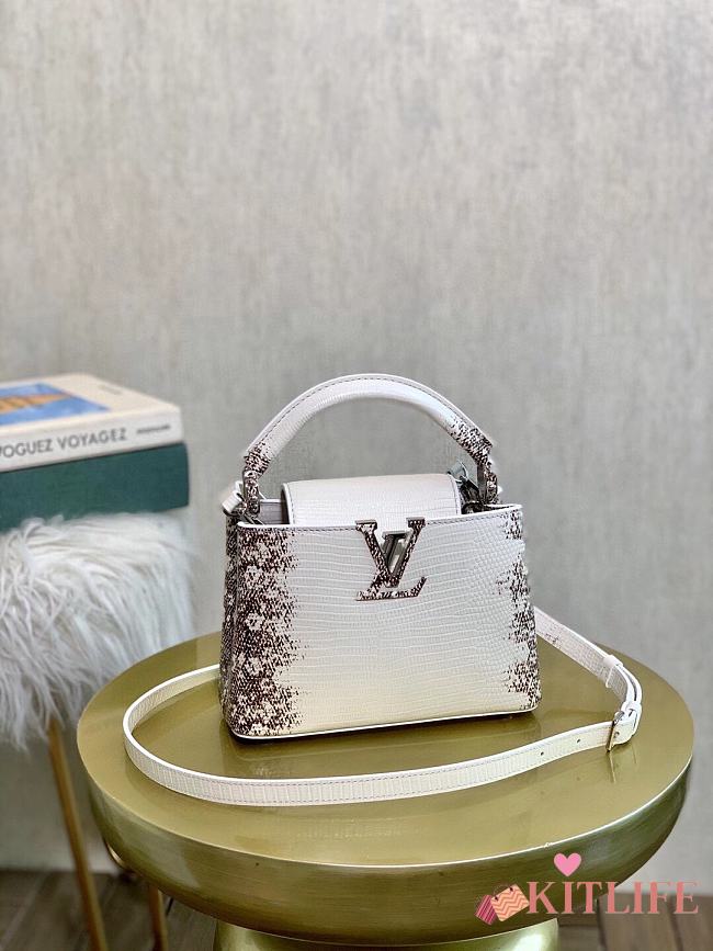 Forubags Louis Vuitton Capucines BB White - M48865 – Size 21x14x8cm - 1