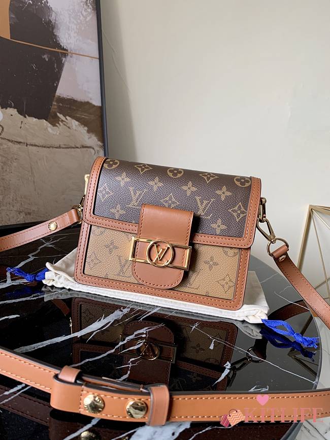 Forubags Louis Vuitton Pochette MINI DAUPHINE Yellow - M44580 – 20.0 x 15.0 x 9.0 cm - 1