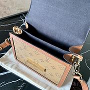 Forubags Louis Vuitton Pochette MINI DAUPHINE Yellow - M44580 – 20.0 x 15.0 x 9.0 cm - 4