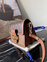 Forubags Louis Vuitton Pochette MINI DAUPHINE Yellow - M44580 – 20.0 x 15.0 x 9.0 cm - 6