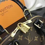 Forubags Louis Vuitton Alma BB in 1993 Monogram Canvas Bag – M53152 - 23.5 x 17.5 x 11.5 cm - 2