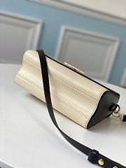 Forubags Louis Vuitton Crafty Twist MM Creamy White – M56779 - 23x 17x 9.5cm - 2