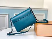 Forubags Louis Vuitton Crafty Twist Buckle Chain Epi Leather Blue – M50282 - 23x 17x 9.5cm - 5