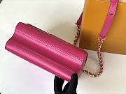 Forubags Louis Vuitton Crafty Twist Buckle Chain Epi Leather Pink – M50282 - 23x 17x 9.5cm - 5