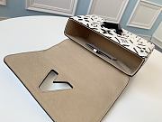 Forubags Louis Vuitton Twist MM White Flower – M50282 - 23.0 x 18.0 x 8.0 c - 3