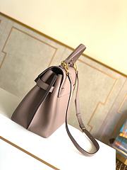 Forubags Louis Vuitton Lockme Ever Mm Greige Gray/Beige – M56094 - 33.5 x 21.5 x 14.5 cm - 3