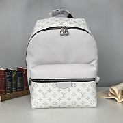 Forubags Louis Vuitton DISCOVERY White Backpack – M30410 - 37.0 x 40.0 x 20.0 cm - 1
